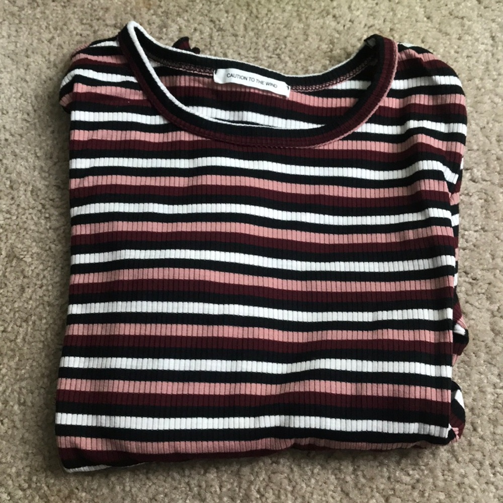 Woman’s long sleeve crop top